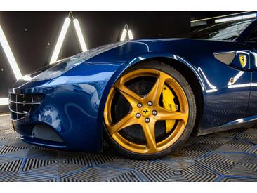 Ferrari FF — photo 12