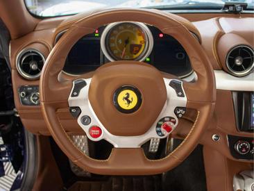 Ferrari FF — photo 24