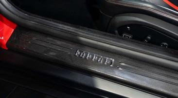Ferrari 812 Superfast — photo 14