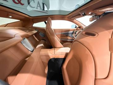 Aston Martin Vanquish — photo 12