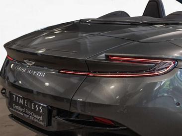 Aston Martin DB12 Volante — photo 8