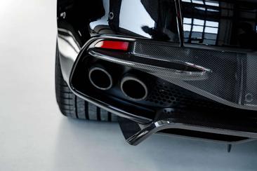 Aston Martin DBS 5.2 V12 Superleggera — photo 11