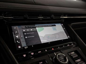 Aston Martin DB12 Volante — photo 27