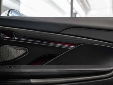 Aston Martin DB12 Volante — photo 30