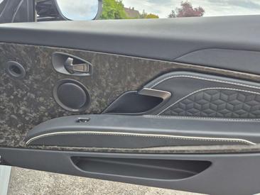 Aston Martin DBS Volante 5.2 V12 — photo 22