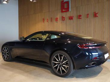 Aston Martin DB11 Coupé V12 Launch Edition — photo 3