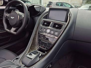 Aston Martin DBS Volante 5.2 V12 — photo 23