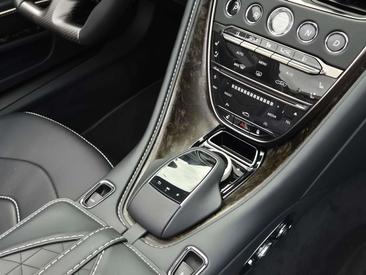 Aston Martin DBS Volante 5.2 V12 — photo 24
