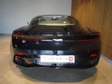 Aston Martin DB11 Coupé V12 Launch Edition — photo 16