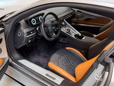 Aston Martin DB12 Coupé — photo 9