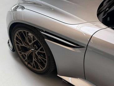 Aston Martin DB12 Coupé — photo 20