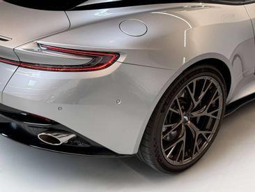 Aston Martin DB12 Coupé — photo 24