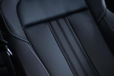 Aston Martin DBX 707 — photo 14