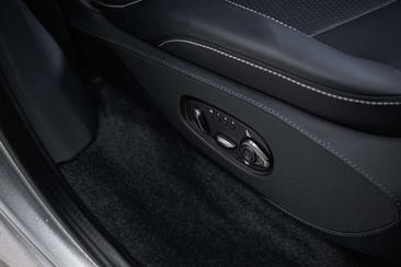 Aston Martin DBX 707 — photo 17