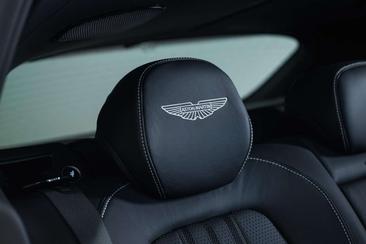 Aston Martin DBX 707 — photo 21