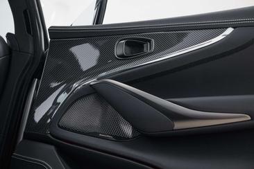 Aston Martin DBX 707 — photo 23