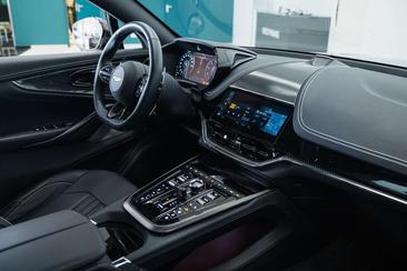 Aston Martin DBX 707 — photo 48