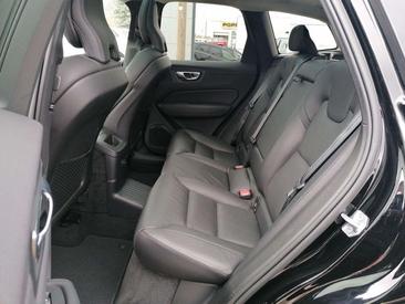 Volvo XC60 T6 Recharge Core — photo 14