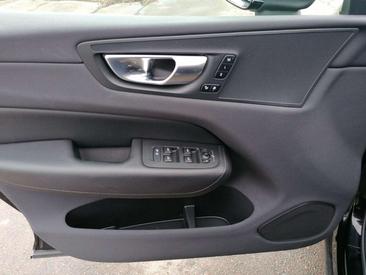 Volvo XC60 T6 Recharge Core — photo 20