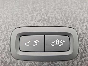 Volvo C40 Recharge PLUS — photo 33