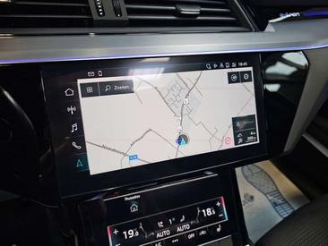 Audi Q8 E-tron S Line 55 — photo 9