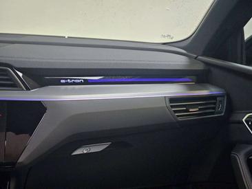Audi Q8 E-tron S Line 55 — photo 31