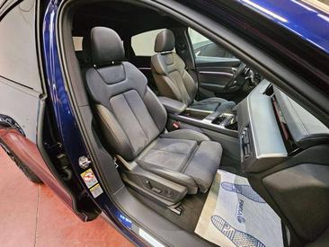 Audi Q8 E-tron S Line 55 — photo 41
