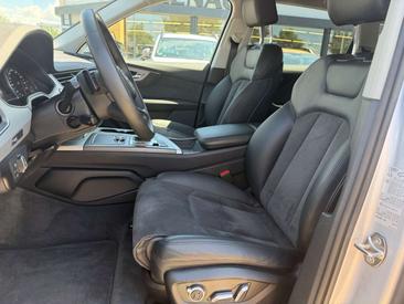 Audi Q7 30 TDI — photo 10