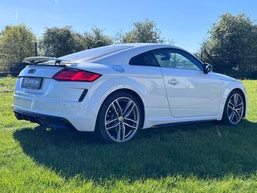 Audi TT S Line 40 TFSI — photo 6
