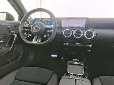 Mercedes Classe A45 AMG 45 Night Edition — photo 4