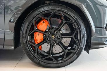Lamborghini Urus Performante — photo 10
