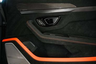 Lamborghini Urus Performante — photo 16