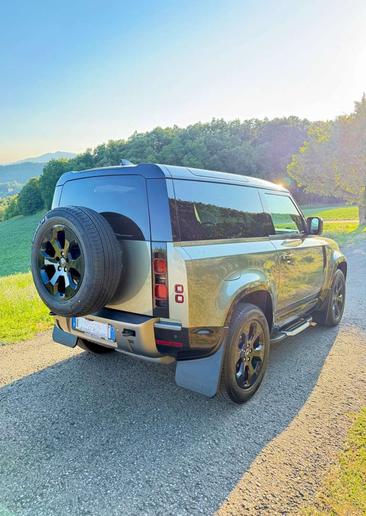 Land Rover Defender 90 X-Dynamic SE 3.0D I6 200 CV AWD Auto — photo 6