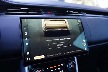 Land Rover Range Rover SV Head Up / Meridian Signature P 510 E — photo 18