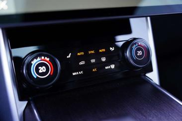 Land Rover Range Rover SV Head Up / Meridian Signature P 510 E — photo 21