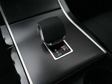 Land Rover Range Rover Evoque P270e PHEV AWD Business Dynamic Edition | Pano Noir — photo 17