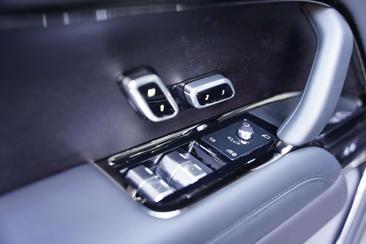 Land Rover Range Rover SV Head Up / Meridian Signature P 510 E — photo 29