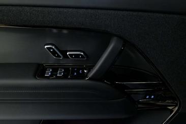 Land Rover Range Rover Sport D250 MHEV AWD Auto S — photo 15