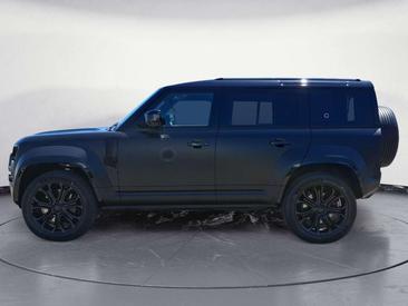 Land Rover Defender 110 P635 OCTA BLACK EDITION MATT Carbon Noir — photo 3