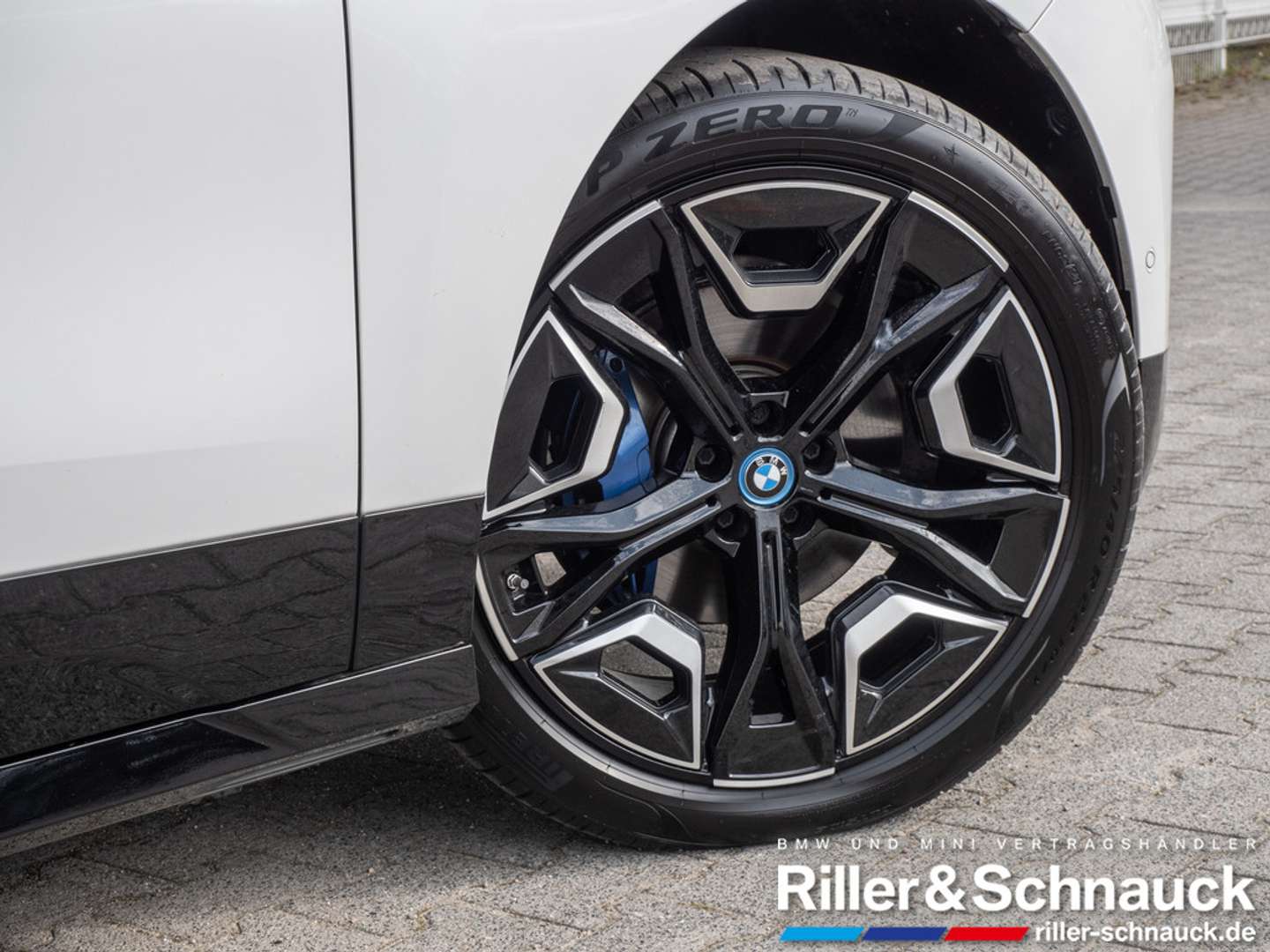 BMW IX XDrive40 - 2023 - Joinsteer - #4