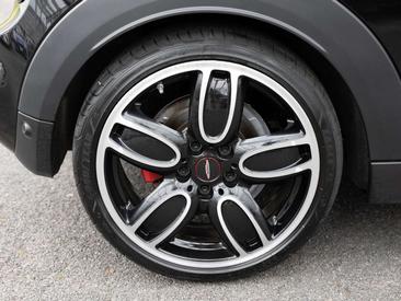 Mini Cabrio John Cooper Works — photo 9