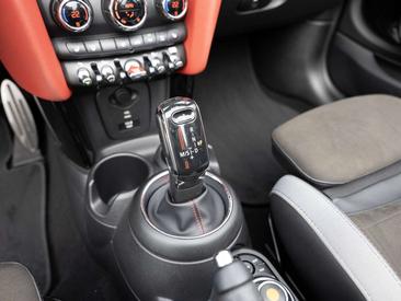 Mini Cabrio John Cooper Works — photo 18