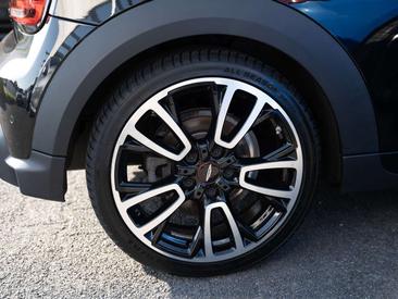 Mini Cabrio JCW Cooper — photo 9