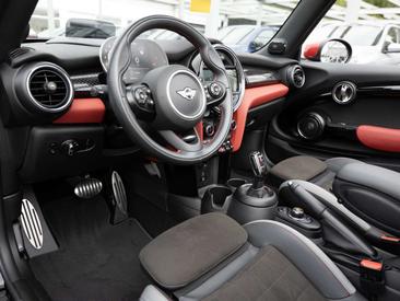 Mini Cabrio John Cooper Works — photo 23