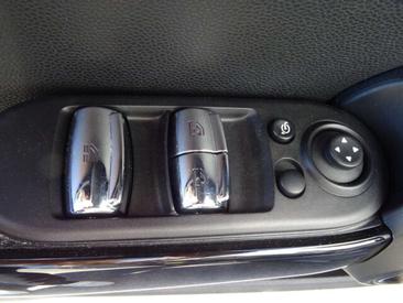 Mini Cabrio John Cooper Works — photo 11