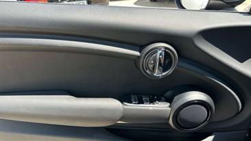 Mini Cabrio COOPER — photo 19