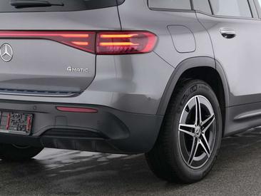 Mercedes EQB 350 Night Edition — photo 4
