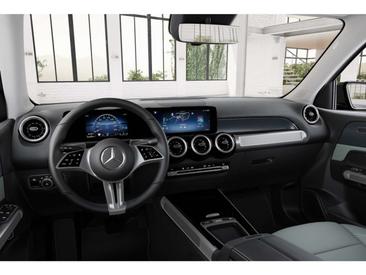 Mercedes GLB 200 Night Edition — photo 3