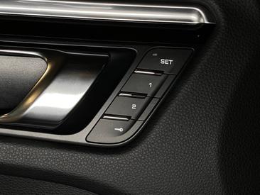 Porsche Macan S — photo 26