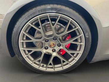 Porsche 992 I Carrera 4S Cabriolet — photo 10